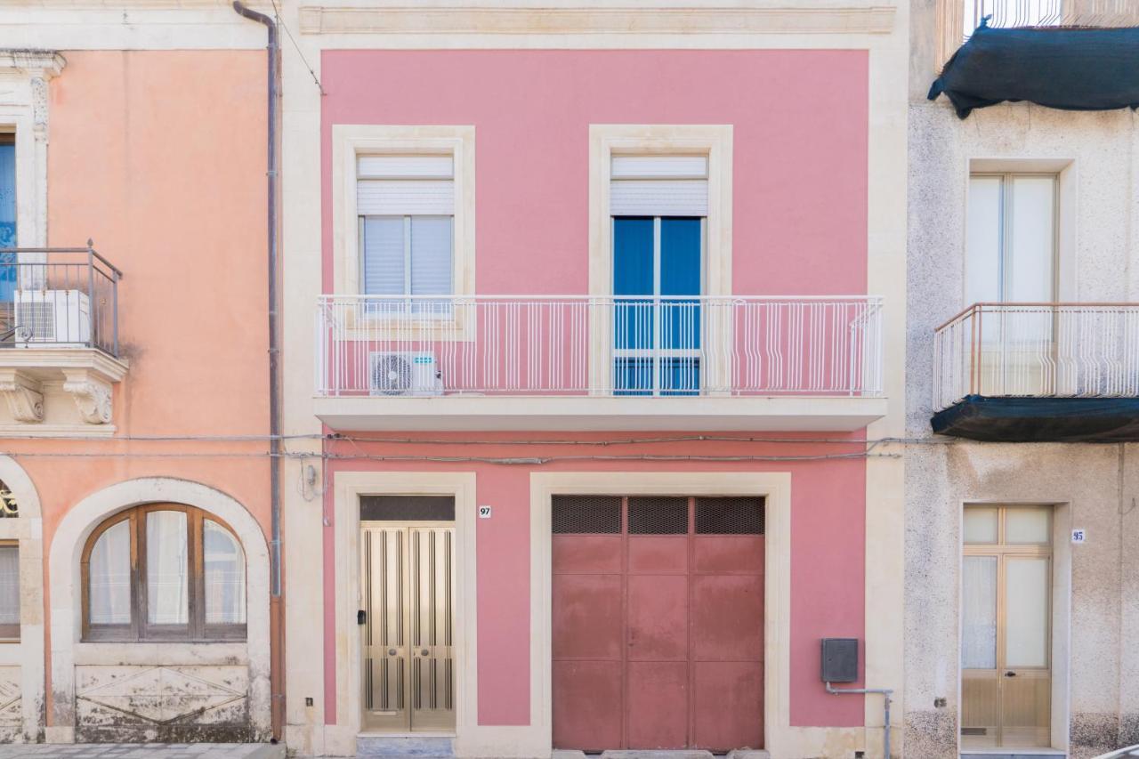 הוילה Canicattini Bagni Casa Lina Con Terrazza מראה חיצוני תמונה